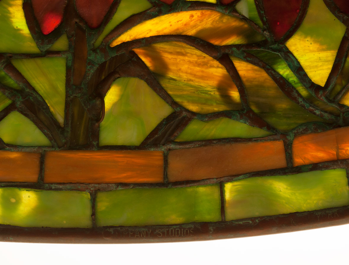 Tiffany Poinsetta Lamp